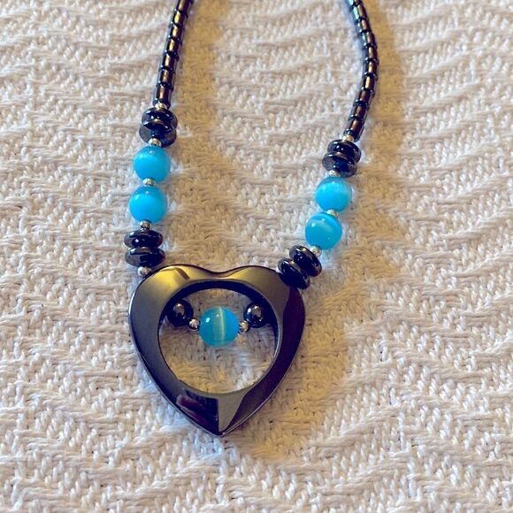NEW 18” HEMATITE OPEN HEART W/TURQUOISE COLORED QUARTZ STONE NECKLACE - Picture 6 of 12